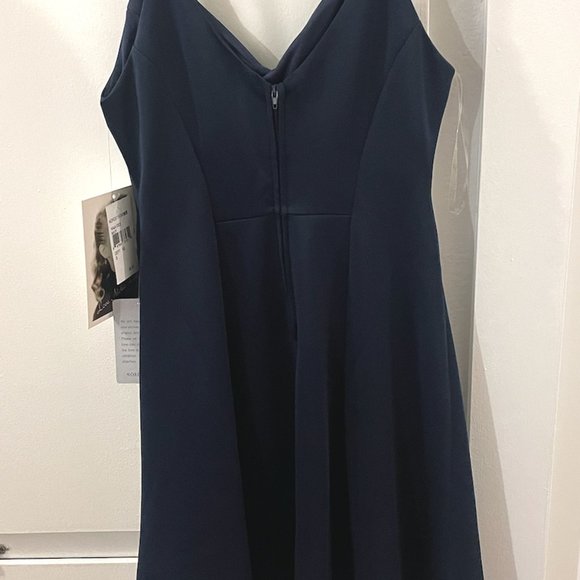 Love, Nickie Lew V-Neck Navy Envelope Hem Dress NWT, Size Small - Picture 6 of 9